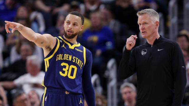 1695695400138076379.jpg Stephen Curry and Steve Kerr 050523.jpg