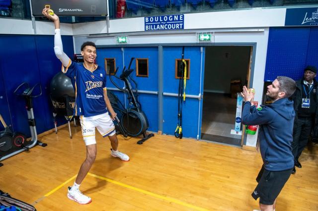 1665994331521093675.jpg merlin_214306677_a0c4c746-36a8-4291-8227-e0c5e4797f7a-superJumbo.jpg