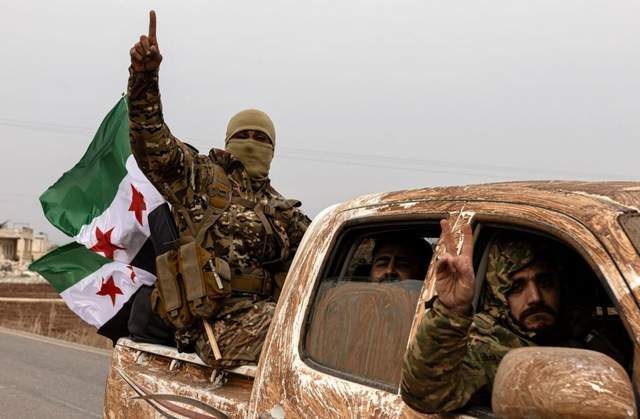 开云安卓下载-库尔德兵败如山倒，比阿萨德输得还快，朱拉尼此人很不简单