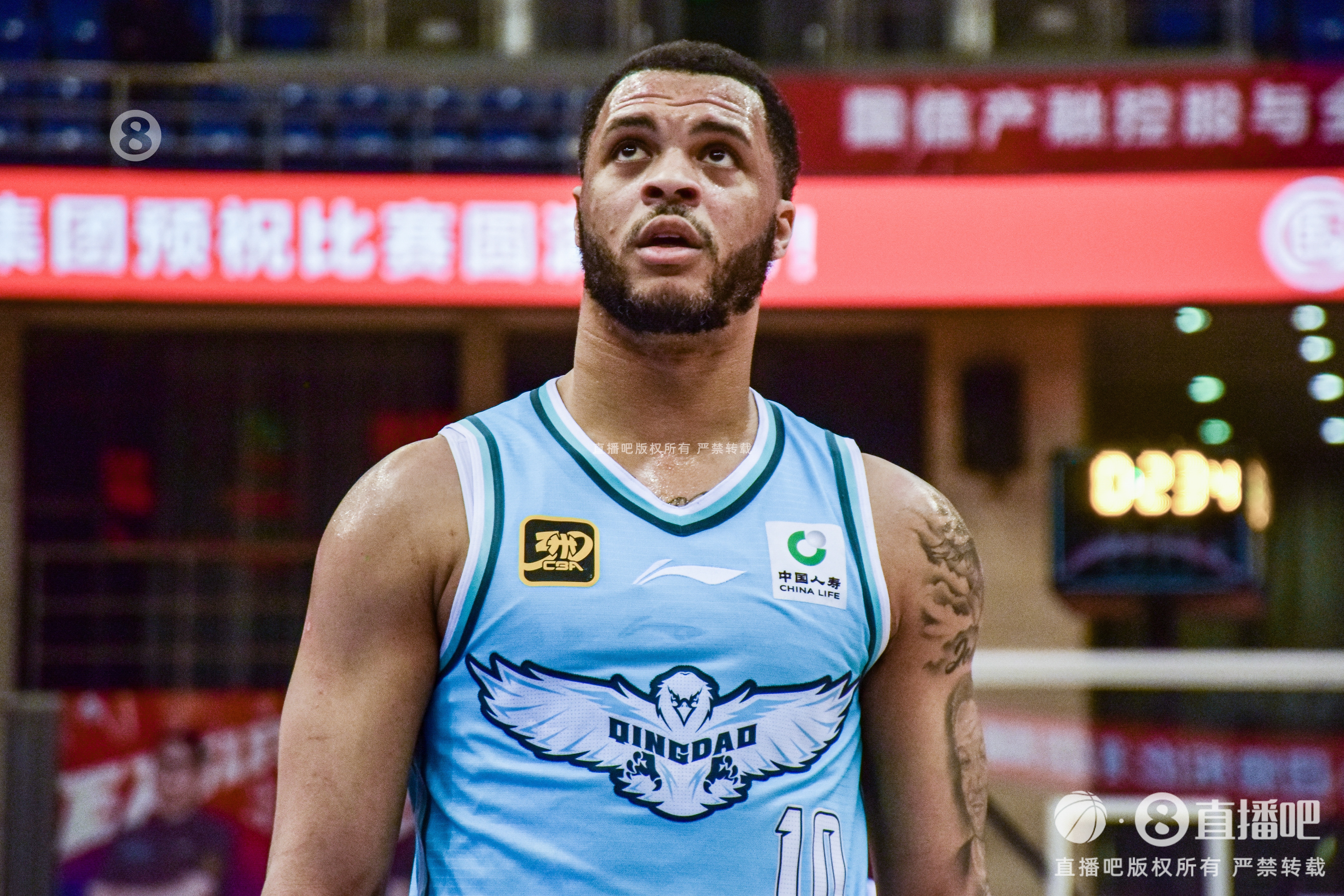 开云体育平台-媒体人：如何管理外援是门学问 该哄哄该骂骂恩威并用